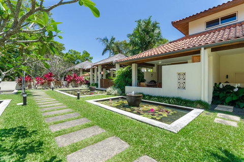 Balinese Beachfront Villa - Lismore Accommodation 3