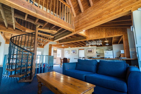 Banjo's Chalet, Alpine-getaways - Lismore Accommodation 1