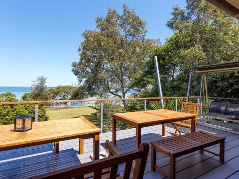 Barefoot Beach House - Lismore Accommodation 0