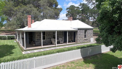 Barunah Plains - The Cottage - Lismore Accommodation 0
