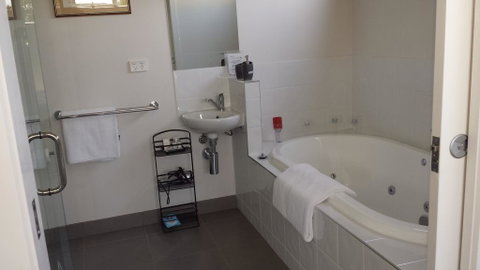 Bass Coast Country Cottages - Lismore Accommodation 3