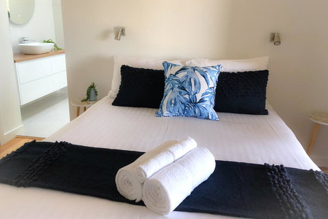 BAY OF FIRES BEACH SHACK Ocean Views From A Modern Beachhouse - Lismore Accommodation 1