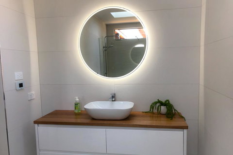 BAY OF FIRES BEACH SHACK Ocean Views From A Modern Beachhouse - Lismore Accommodation 2