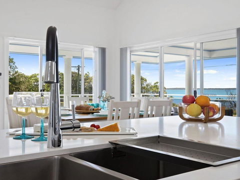Bay Views - Panoramic Jervis Bay Views - Lismore Accommodation 2