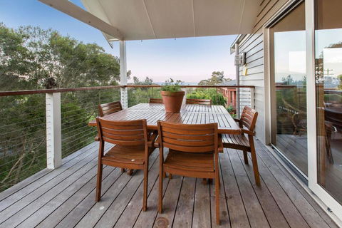 BAY VIEWS ON MANNA - DROMANA - Lismore Accommodation 2