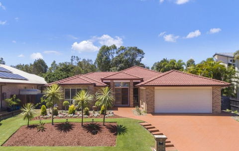 BB233 Banksia Beach Family Home - 4 Bedrooms - Lismore Accommodation 2