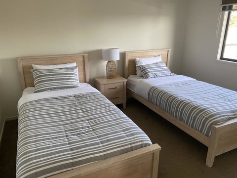 Beach Retreat Townhouse - Lismore Accommodation 2