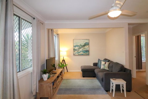 Beach Side Cottage At Blacksmiths - Lismore Accommodation 3