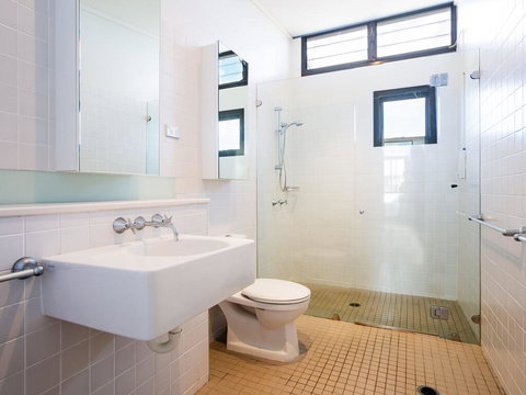 Beach View At One Mile', 8/26 One Mile Close - Infinity Complex Pool & WIFI - Lismore Accommodation 1