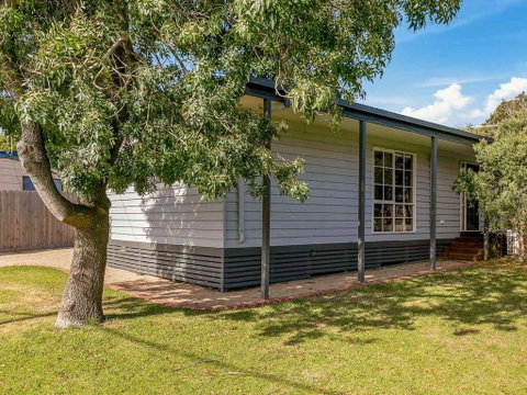 Beachcomber Bliss - Lismore Accommodation 0
