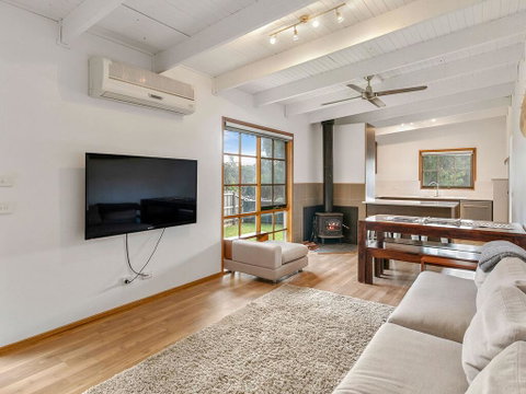 Beachcomber Bliss - Lismore Accommodation 2