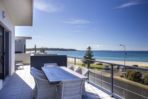 Beachfront Apartment 10 - Lismore Accommodation 0