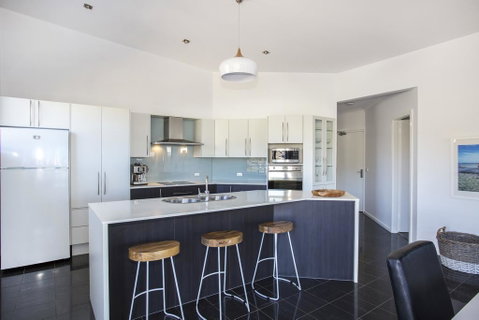 Beachfront Apartment 10 - Lismore Accommodation 2