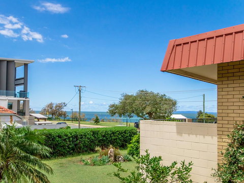Beachfront Apt With Private Pool - Lismore Accommodation 3