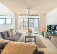 Beachfront Retro Apartment In Surfers Paradise - Lismore Accommodation