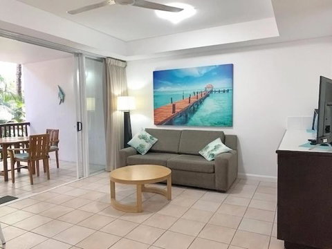 REEF RETREAT APARTMENTS PALM COVE Unit 12 - Lismore Accommodation 1