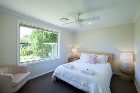 Regand Retreat - Luxurious Family Home, Pool - Lismore Accommodation 1