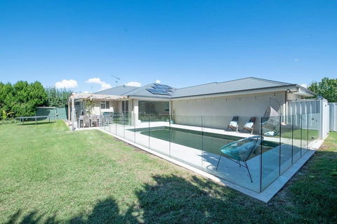 Regand Retreat - Luxurious Family Home, Pool - Lismore Accommodation 2