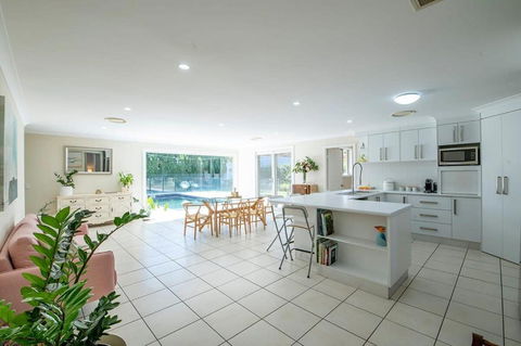Regand Retreat - Luxurious Family Home, Pool - Lismore Accommodation 3