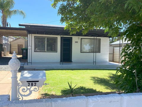 Relax At Gossan - Lismore Accommodation 3