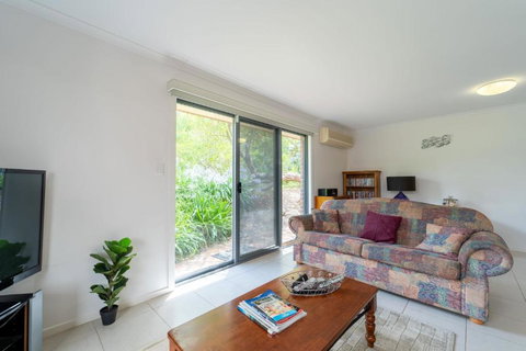 Relaxing Holiday Home Pets Are Welcome - Lismore Accommodation 3