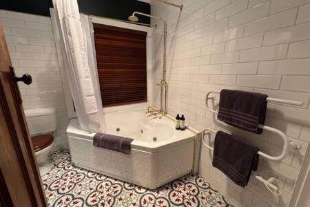 Renovated Cottage Near Cataract Gorge Launceston - Lismore Accommodation 3