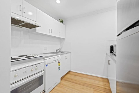 Renovated Family Apartment With Pool & WiFi - Lismore Accommodation 3