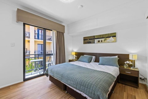 Renovated Family Apartment With Pool & WiFi - Lismore Accommodation 2
