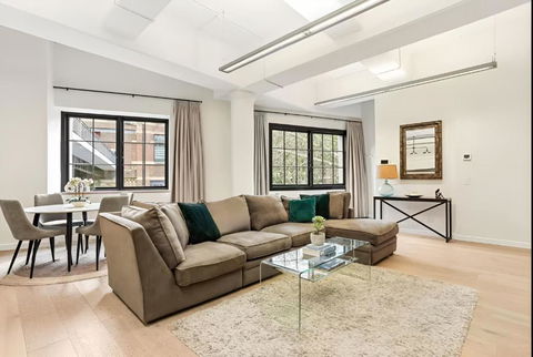 Renovated Warehouse Conversion In Heart Of Sydney - Lismore Accommodation 2