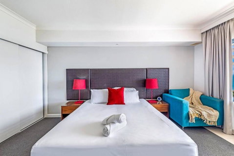 Resort Style Living In An Oceanview King Suite - Lismore Accommodation 2