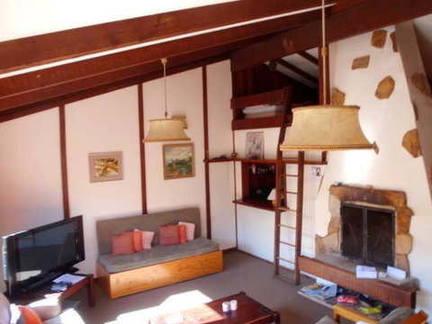 Retro 2 Bedroom Apartment - Lismore Accommodation 0