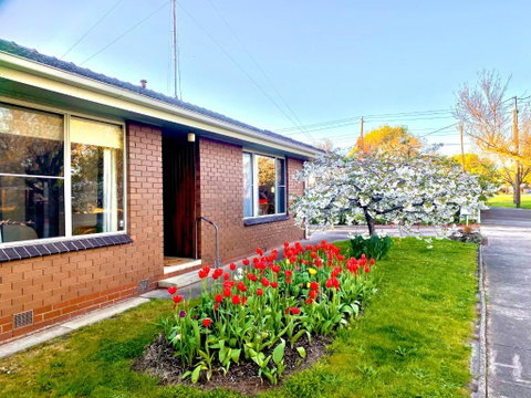 Retro Riverside Redan, Ballarat - Lismore Accommodation 0