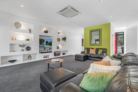 Riverlyne - Riverfront Holiday Home - Lismore Accommodation 2