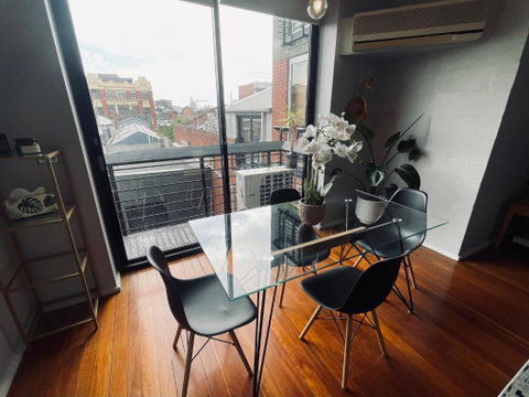 Red Tulip Apartments In Prahran - Lismore Accommodation 3