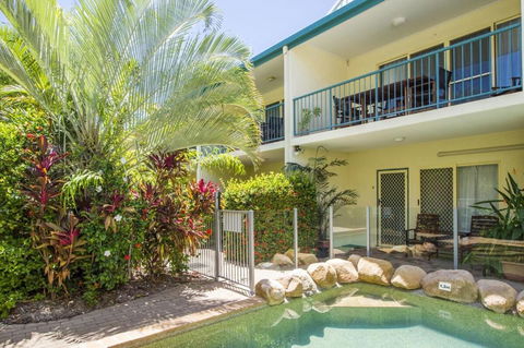 SAILS 9 Beachfront Getaway Horseshoe Bay - Lismore Accommodation 2