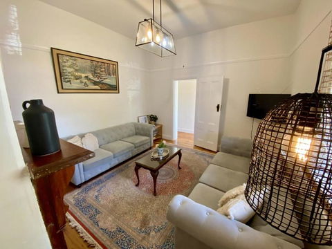 Roseland Cottage - CBD Heritage - Lismore Accommodation 2