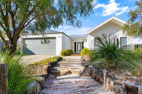 Ryze N Shine I Private Properties - Lismore Accommodation 0