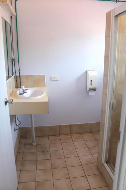 Rocky Glen Hotel Motel Gladstone - Lismore Accommodation 2
