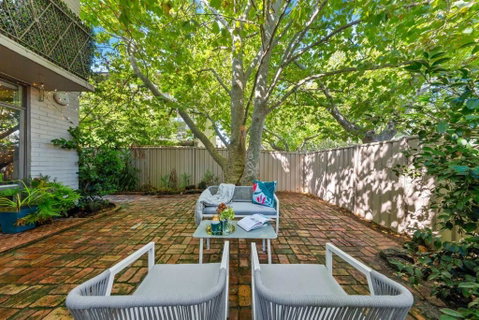Romantic Retreat With Garden - Lismore Accommodation 1