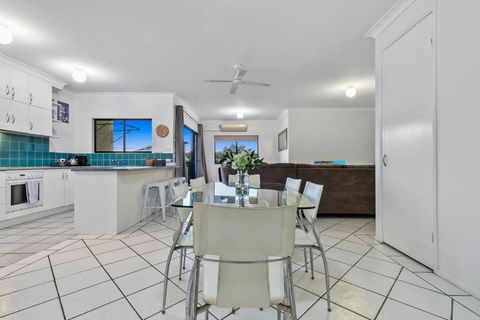 Rooftop Island Sunsets - Lismore Accommodation 3