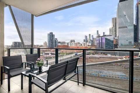 Rooftop Pool 2BR Apartment At Marvel Stadium With Free Parking - Lismore Accommodation 2