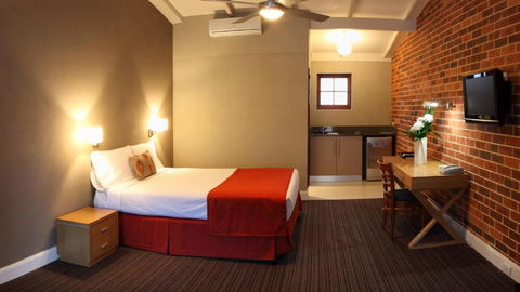 Rose & Crown Hotel - Lismore Accommodation 1