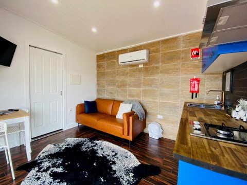 Rose Quartz - 1 Bed With Mountain Views - Kundalini Lodge - Lismore Accommodation 3