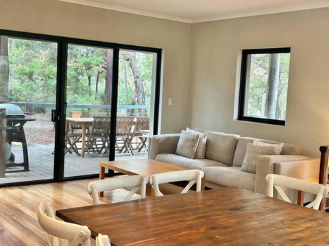Rosella - Bushland Hideaway - Lismore Accommodation 0