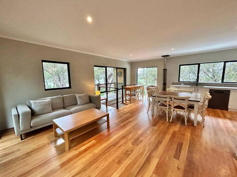 Rosella - Bushland Hideaway - Lismore Accommodation 1