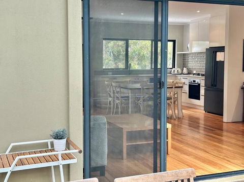 Rosella - Bushland Hideaway - Lismore Accommodation 3