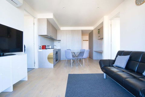 Rundle Retreat - 2BR Apartment With Stunning Views - Lismore Accommodation 3