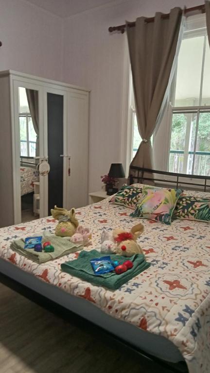 Rustic Sunflower - Lismore Accommodation 2