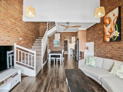 Sailz Villas Unit 4 - Lismore Accommodation 0