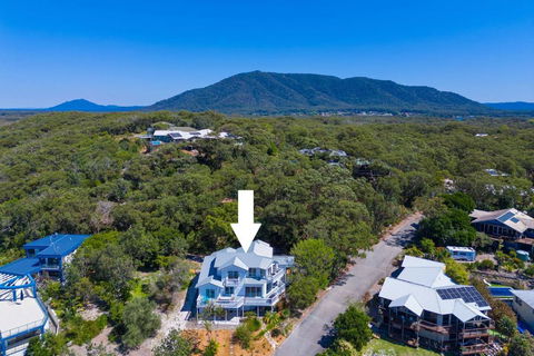 Salt Spray - Lismore Accommodation 1